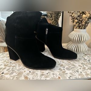 Vince Camaro Black Boots
